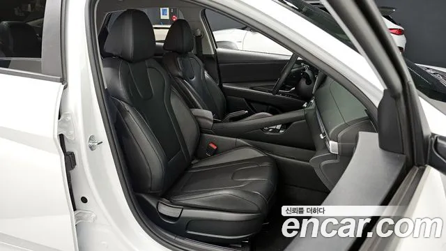 Hyundai AVANTE 2024 — фото 15