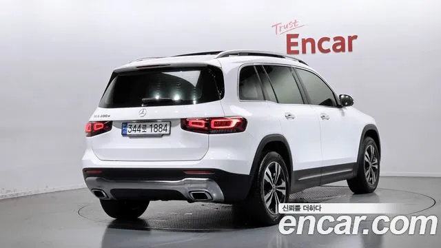 Mercedes-Benz GLB-Class 2023 — фото 2