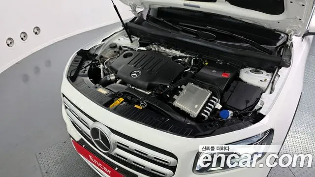 Mercedes-Benz GLB-Class 2023 — фото 6