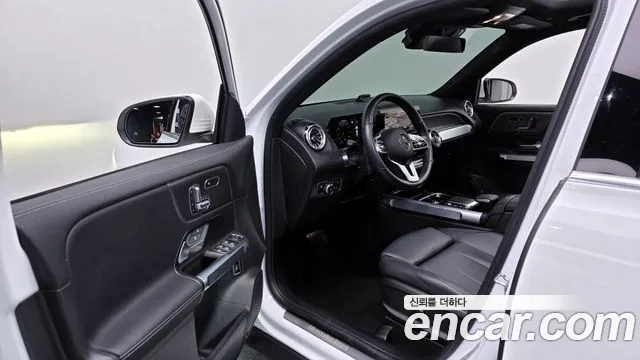 Mercedes-Benz GLB-Class 2023 — фото 13