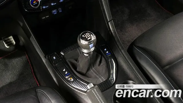 Hyundai Veloster 2019 — фото 9
