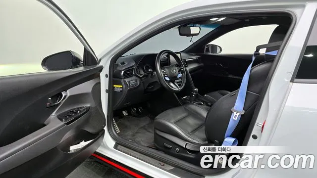 Hyundai Veloster 2019 — фото 10