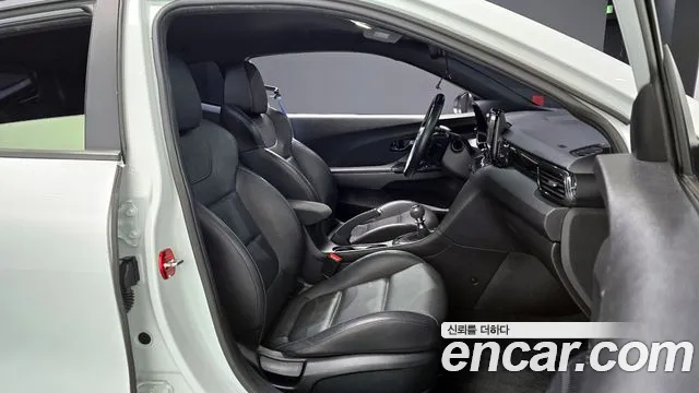 Hyundai Veloster 2019 — фото 11