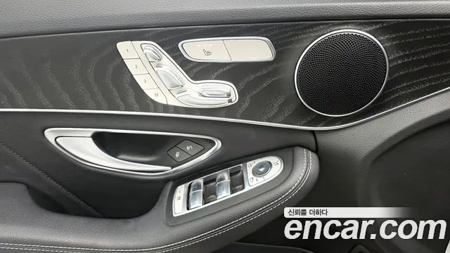Mercedes-Benz C-Class 2017 — фото 19