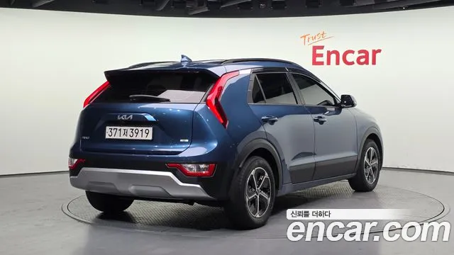 Kia Niro 2022 — фото 2