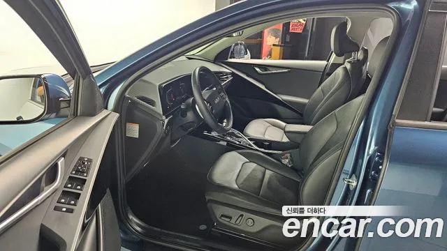Kia Niro 2022 — фото 10