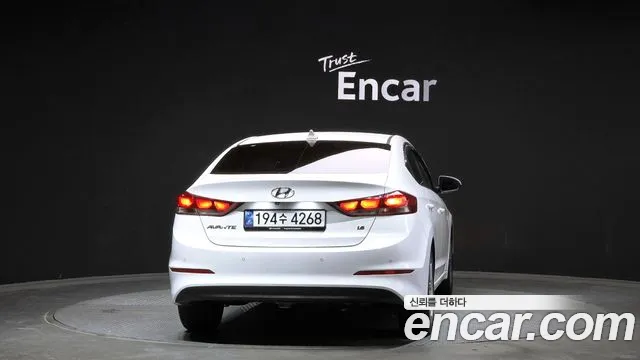 Hyundai AVANTE 2018 — фото 4