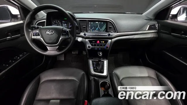 Hyundai AVANTE 2018 — фото 7