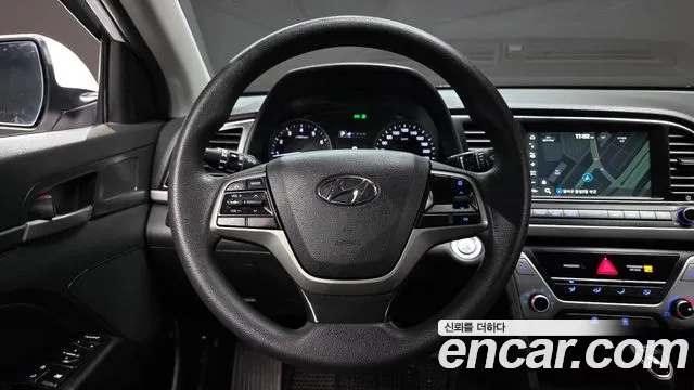 Hyundai AVANTE 2018 — фото 13