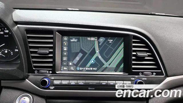 Hyundai AVANTE 2018 — фото 14
