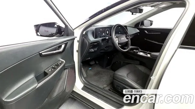 Kia EV6 2022 — фото 13