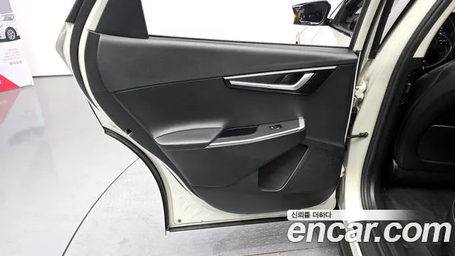 Kia EV6 2022 — фото 14