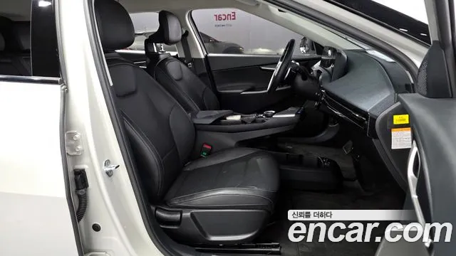 Kia EV6 2022 — фото 16
