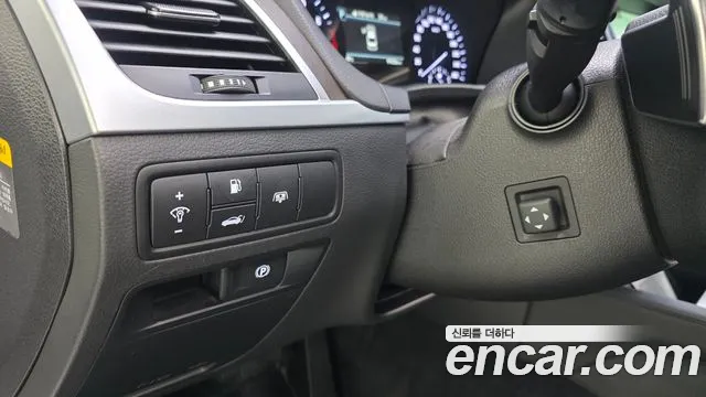 Genesis G80 2017 — фото 16