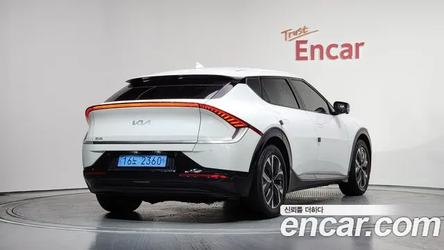 Kia EV6 2022 — фото 2