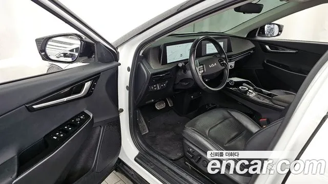 Kia EV6 2022 — фото 10