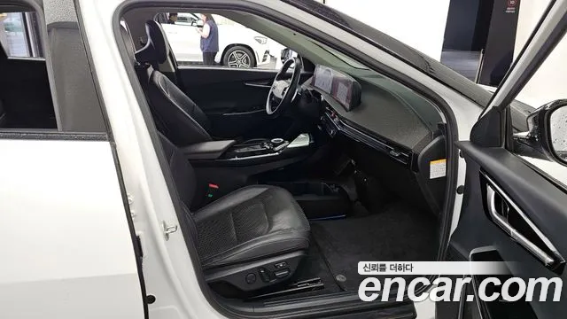 Kia EV6 2022 — фото 11