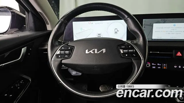 Kia EV6 2022 — фото 13