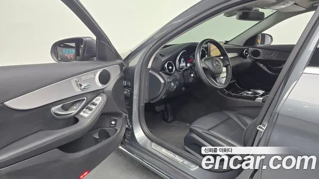 Mercedes-Benz C-Class 2017 — фото 11