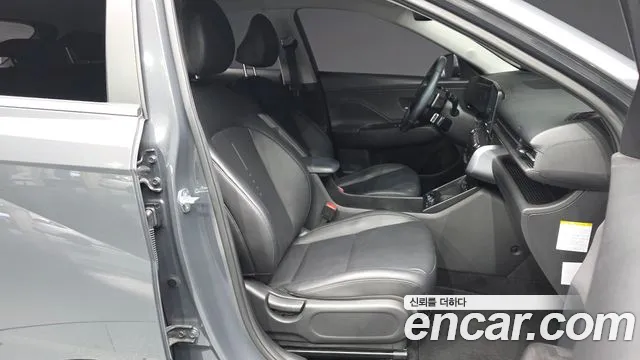 Hyundai Kona 2023 — фото 17