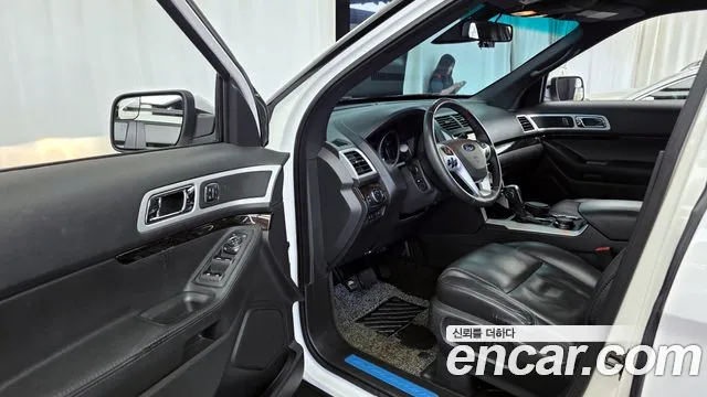 Ford Explorer 2015 — фото 10