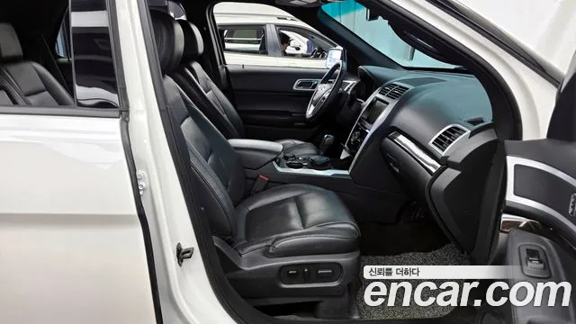 Ford Explorer 2015 — фото 11