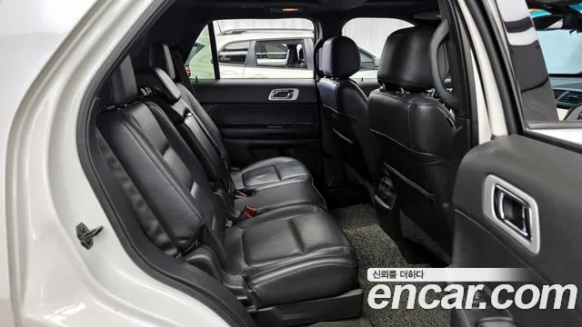 Ford Explorer 2015 — фото 12