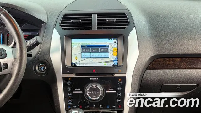 Ford Explorer 2015 — фото 14