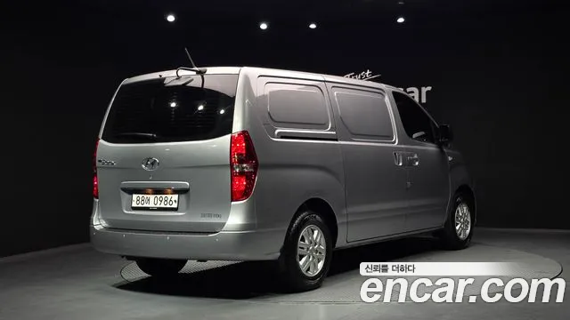 Hyundai Starex 2019 — фото 2