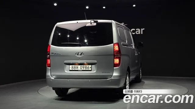Hyundai Starex 2019 — фото 4