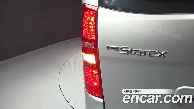 Hyundai Starex 2019 — фото 9