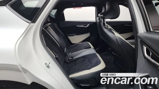 Kia EV6 2022 — фото 16