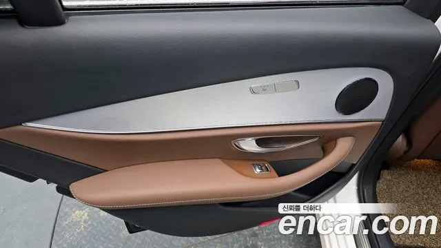 Mercedes-Benz E-Class 2021 — фото 12
