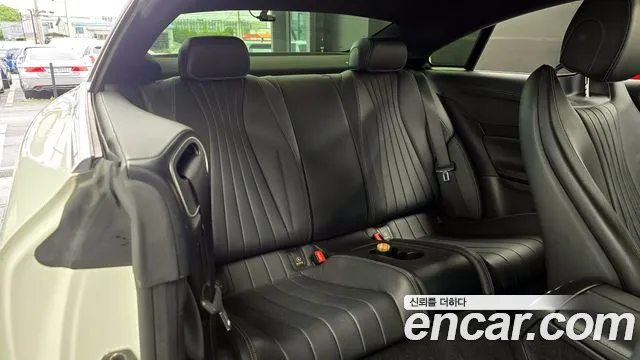 Mercedes-Benz E-Class 2017 — фото 17