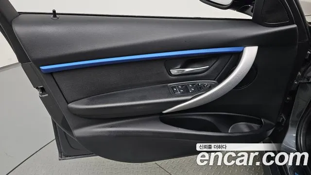 BMW 3-Series 2018 — фото 13