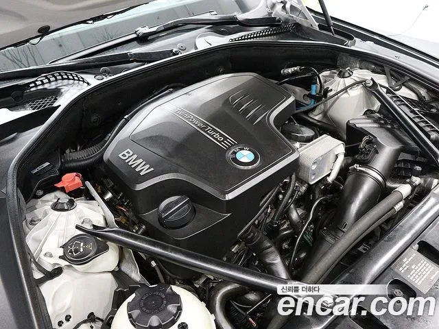 BMW 5-Series 2012 — фото 19