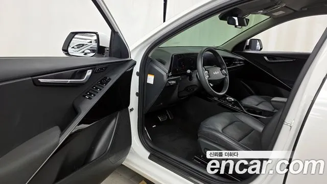 Kia Niro 2022 — фото 12