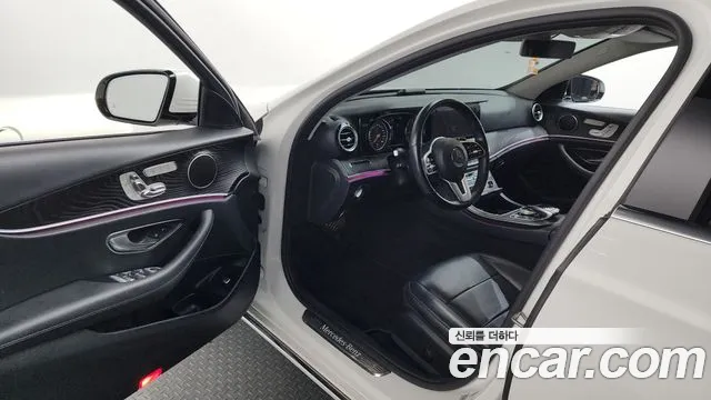 Mercedes-Benz E-Class 2019 — фото 13