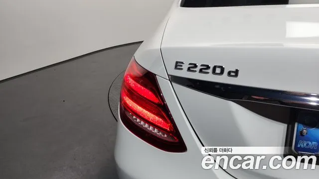 Mercedes-Benz E-Class 2019 — фото 9