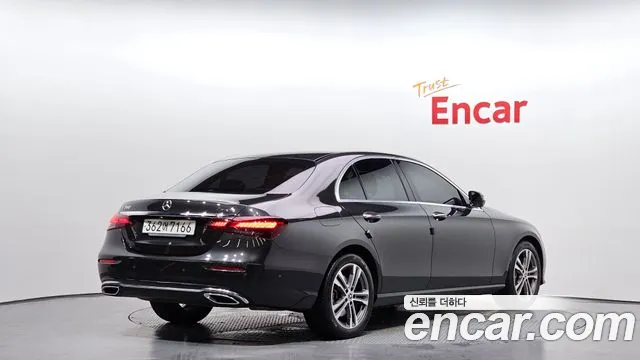Mercedes-Benz E-Class 2022 — фото 2