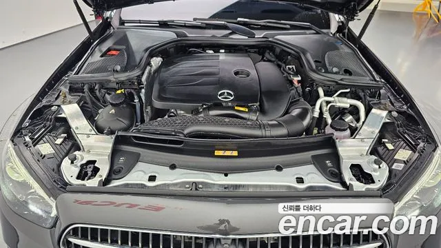 Mercedes-Benz E-Class 2022 — фото 6