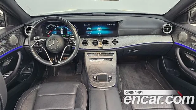 Mercedes-Benz E-Class 2022 — фото 10