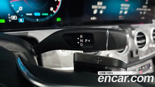 Mercedes-Benz E-Class 2022 — фото 12