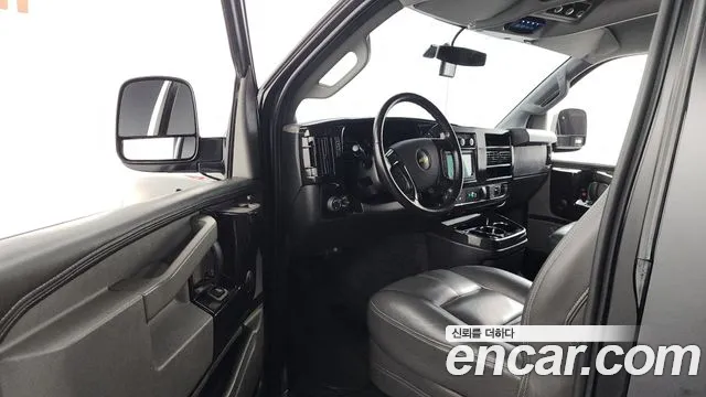 Chevrolet Express Van 2017 — фото 10