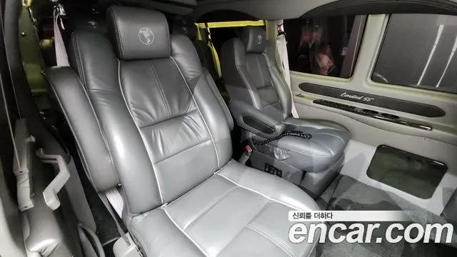 Chevrolet Express Van 2017 — фото 11