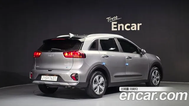 Kia Niro 2022 — фото 2
