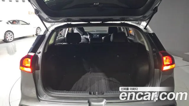 Kia Niro 2022 — фото 18