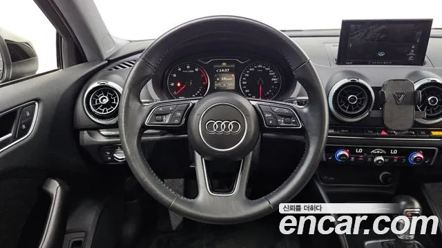 Audi A3 2018 — фото 13