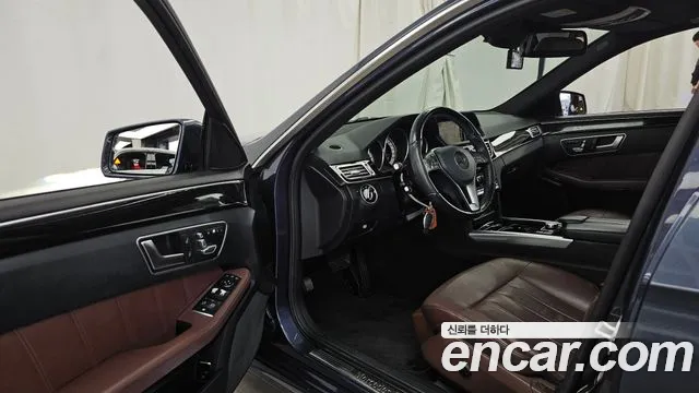 Mercedes-Benz E-Class 2015 — фото 10