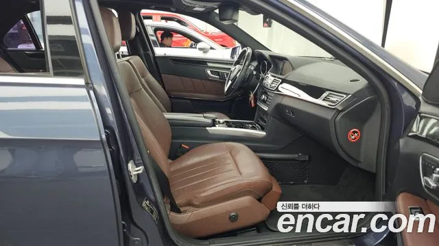 Mercedes-Benz E-Class 2015 — фото 11